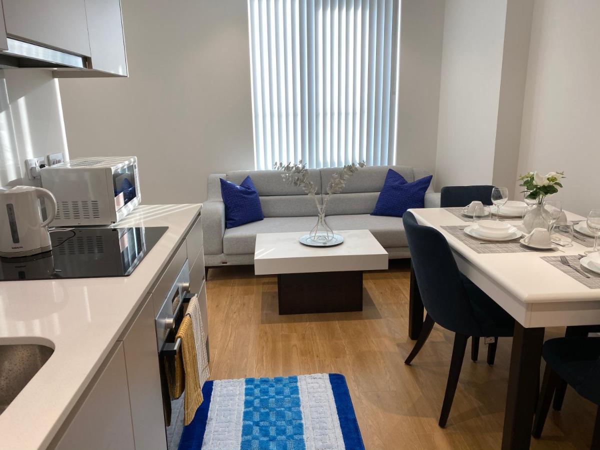 Berks Luxury Serviced Apartments , Free Parking, Free Gym And Free Wifi Bracknell Exteriér fotografie