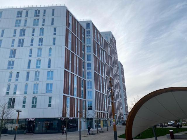 Berks Luxury Serviced Apartments , Free Parking, Free Gym And Free Wifi Bracknell Exteriér fotografie