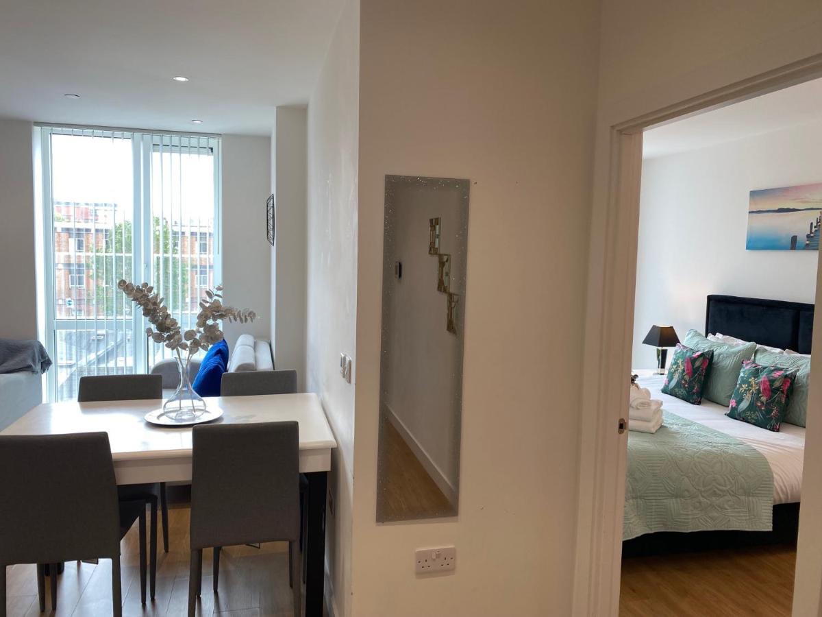 Berks Luxury Serviced Apartments , Free Parking, Free Gym And Free Wifi Bracknell Exteriér fotografie