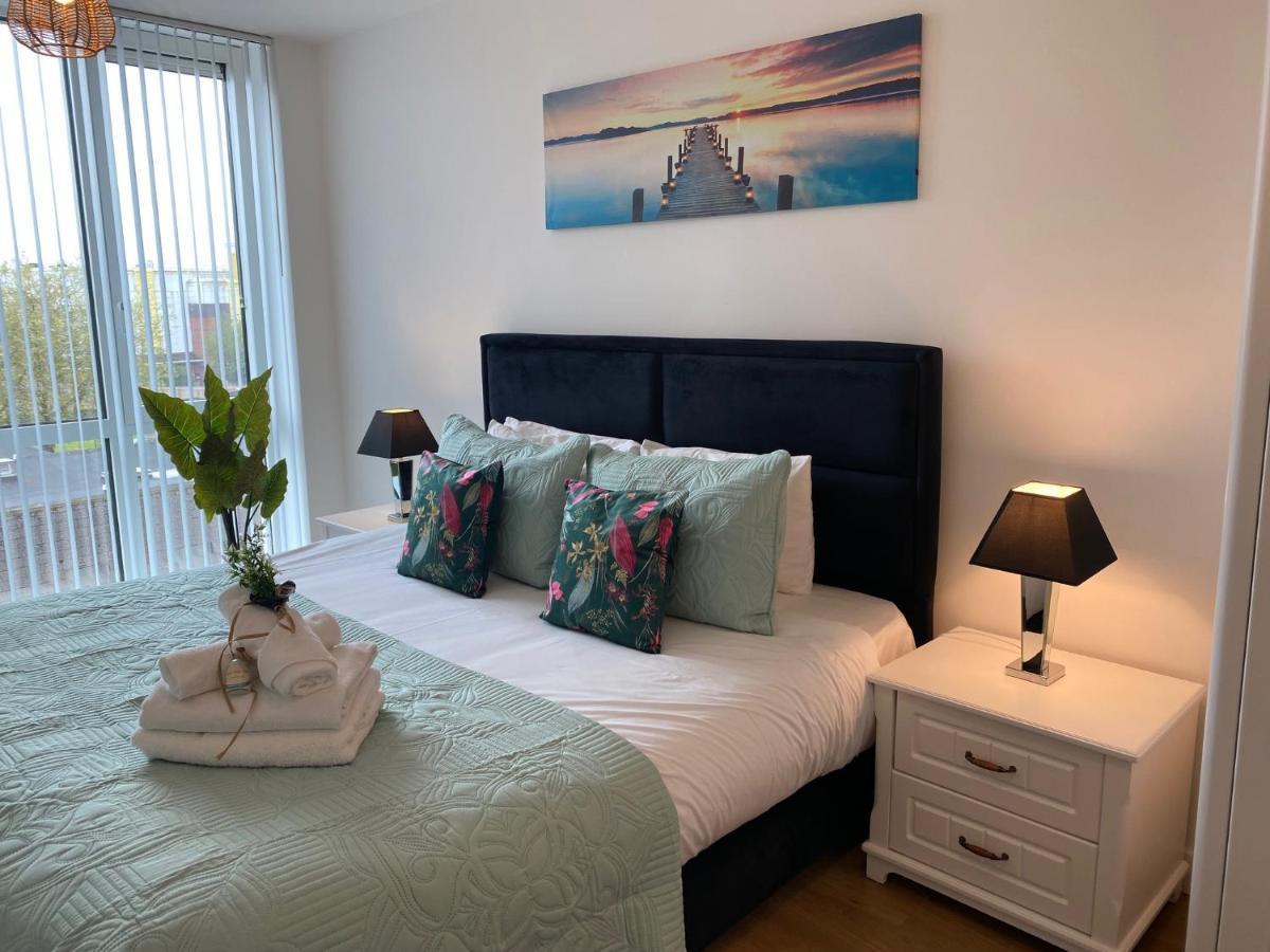 Berks Luxury Serviced Apartments , Free Parking, Free Gym And Free Wifi Bracknell Exteriér fotografie